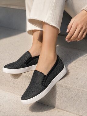 Michael Kors Black Signature Logo Slip-On Sneakers Women’s Size 8.5